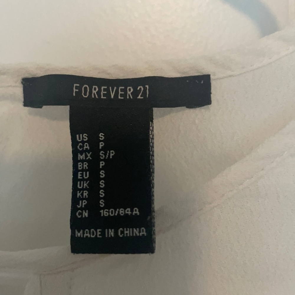 Forever 21 Small white flowy crop top!